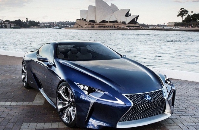 Lexus đang bị bỏ xa trong cuộc đua với người Đức