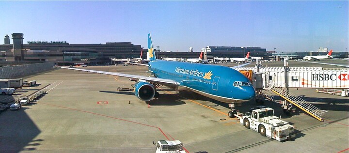 Vietnam Airlines hủy, điều chỉnh giờ 5 chuyến bay do bão số 5