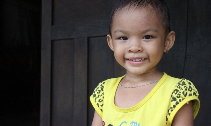 Video: Cuộc sống bé gái bị bạo hành sau khi mẹ ruột bị tuyên án