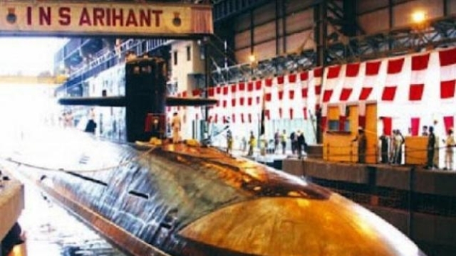Video: INS Arihant - Siêu tàu ngầm hạt nhân Ấn Độ sắp ra biển