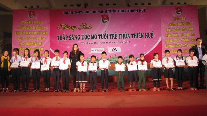 Huế: Trao 40 suất học bổng thiếu nhi, học sinh, sinh viên có hoàn cảnh khó khăn