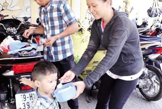 Trải lòng về hạnh phúc của người đàn ông “nhặt vợ” ở góc tối Sài Gòn