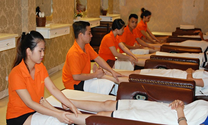  Foot Massage Adamas Spa & Clinic: lưu thông máu giúp tăng cường sức khỏe