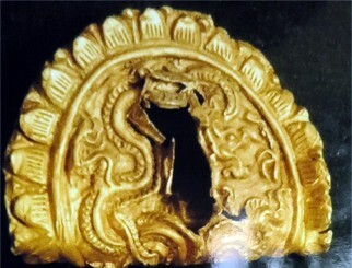 Tìm thấy vàng miếng hình rồng thời Lý ở Hoàng thành