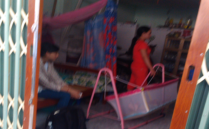 Phẫn nộ cha ruột tàn nhẫn châm lửa khắp người con gái 6 tuổi