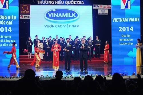 Vinamilk tiếp tục được vinh danh thương hiệu quốc gia năm 2014