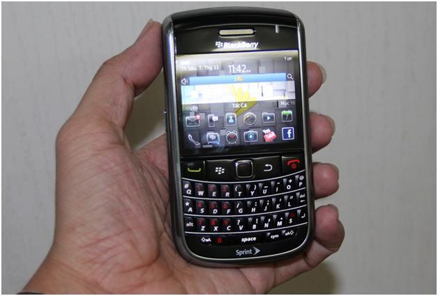 Cơn sốt toàn quốc, Blackberry 9650 hãng Mỹ giá 1,3 triệu