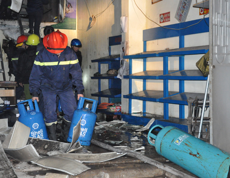 Nổ lớn, thiêu rụi cửa hàng kinh doanh gas ở  Hạ Long