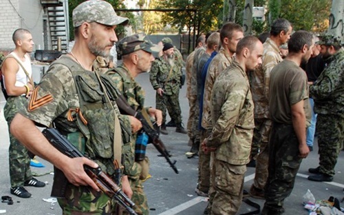 Ukraine và lực lượng ly khai miền đông trao đổi hàng trăm tù nhân