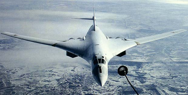 Tu-160 của Nga vượt trội so với máy bay ném bom Mỹ