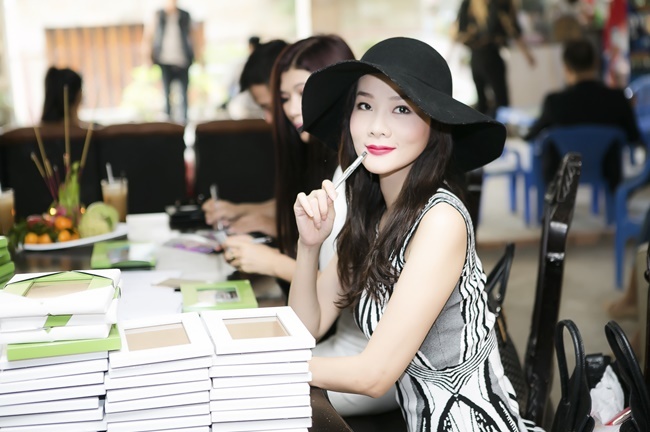 Dương Yến Ngọc tái xuất rạng rỡ, xinh đẹp bất ngờ