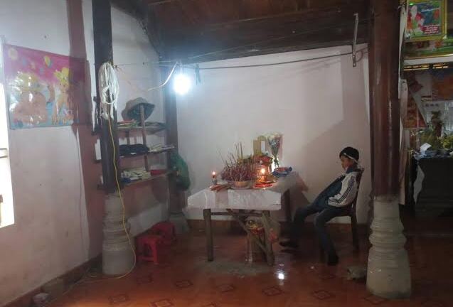 Cái tết lạnh giá của hai gia đình có con ôm nhau treo cổ tự tử