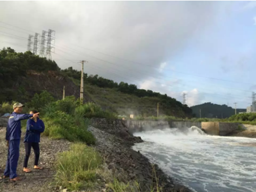 Ngh? l? 30/4: Ng??i H� N?i c� d?p x�t nghi?m ???ng, m? m�u mi?n ph�