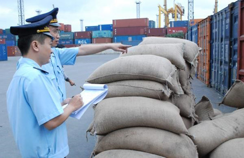 Totti l?p si�u ph?m s�t ph?t, AS Roma r??t ?u?i k?ch t�nh v?i Genoa