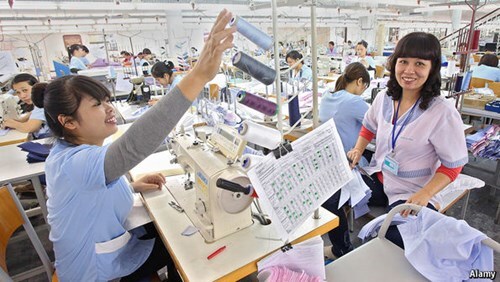 Con ???ng t? th?c ph?m b?n th�nh ??c s?n ??t ti?n