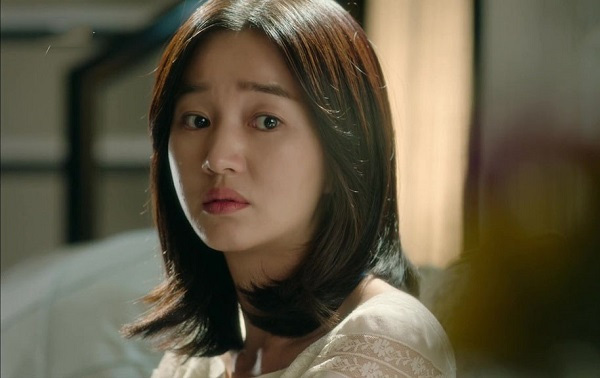 Khánh My tự lái xe sang đi làm giám khảo Sao Nối Ngôi