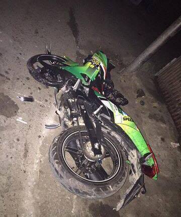 Thanh niên “dạo phố” với cả 