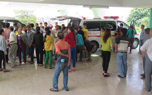 Côn đồ xông và nhà truy sát, chém trưởng công an xã 