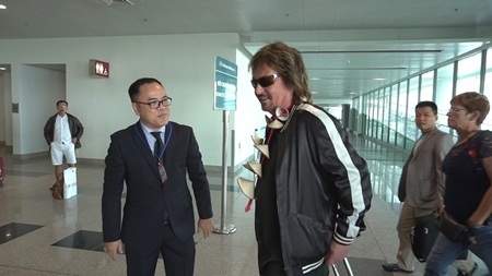 Những hình ảnh đầu tiên của danh ca Chris Norman tại Việt Nam