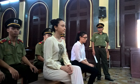 Có hay không 'hợp đồng tình dục' của hoa hậu Phương Nga?