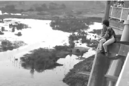 Bí ẩn người phụ nữ sáng đi hầu đồng, chiều nhảy cầu quyên sinh ở Hải Phòng