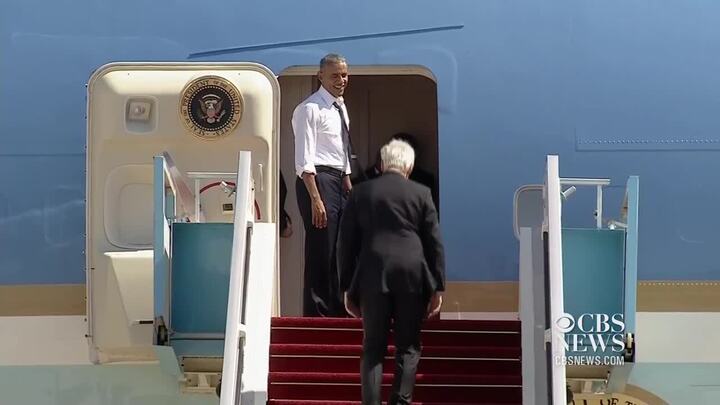 Tổng thống Obama la hét, giục cựu Tổng thống Bill Clinton lên máy bay