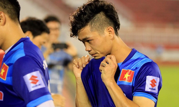 Công Phượng tích cực tập chiến thuật cùng tuyển Việt Nam