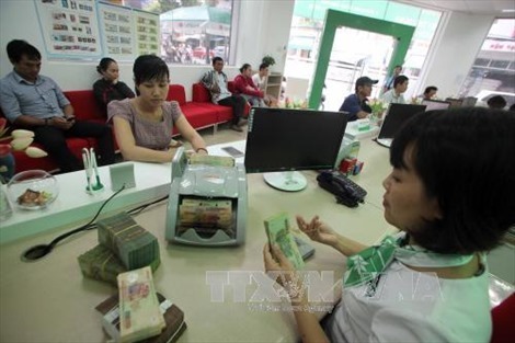 Thận trọng khi giao dịch ngân hàng để bảo vệ tài khoản