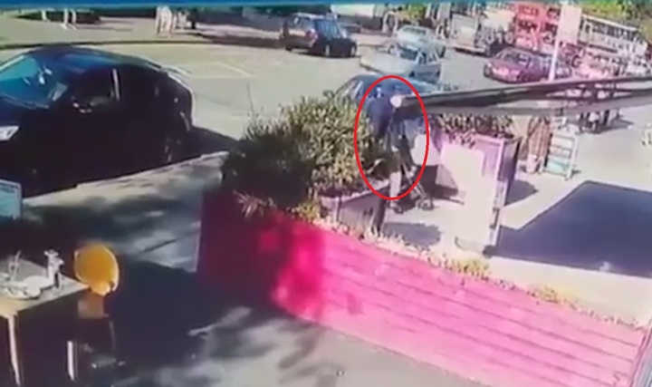 Thoát chết kỳ diệu khi đối mặt với 