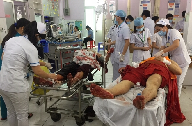 Sư thầy dùng dao chém 6 người thương vong ngay tại chùa