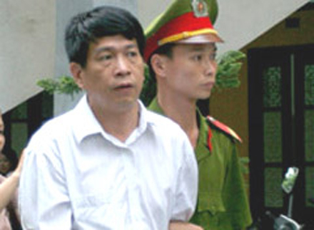 Tạm đình chỉ thi hành án cựu Tổng Giám đốc PMU 18 Bùi Tiến Dũng 