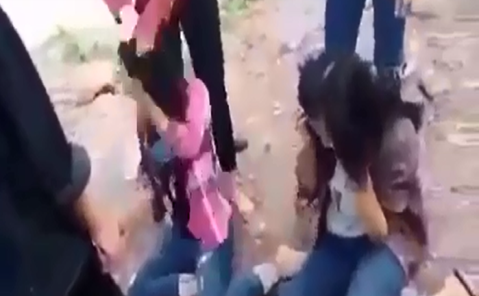 Vụ nữ sinh cấp 2