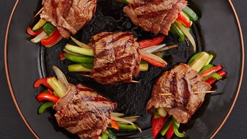 Bò cuốn rau củ nướng áp chảo, ngon mà không ngấy