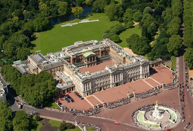 Sinh viên Trung Quốc hầu tòa vì thực hiện 