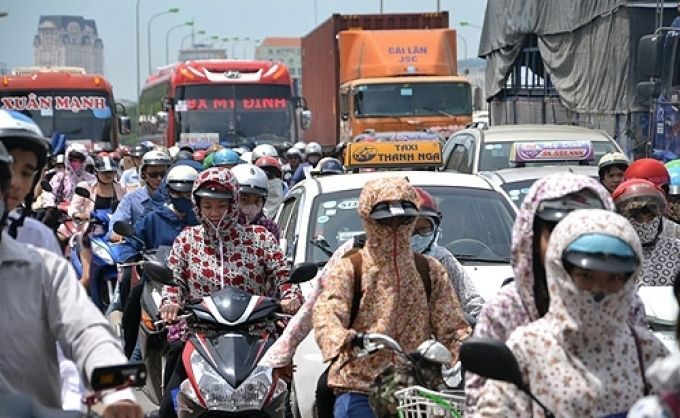 Xe khách vẫn chạy xuyên tâm,