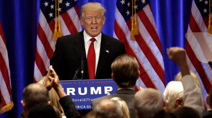 Trump có thể hầu tòa vì bị tố hiếp bé gái 13 tuổi