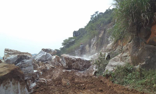 Sập mỏ đá 4 người thương vong ở Nghệ An: Công an vào cuộc điều tra