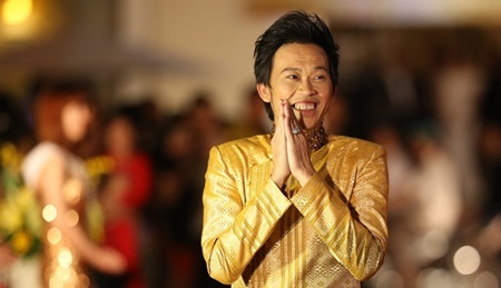 Hút hơn 100 nghìn lượt theo dõi, kênh Hoài Linh đạt nút bạc Youtube