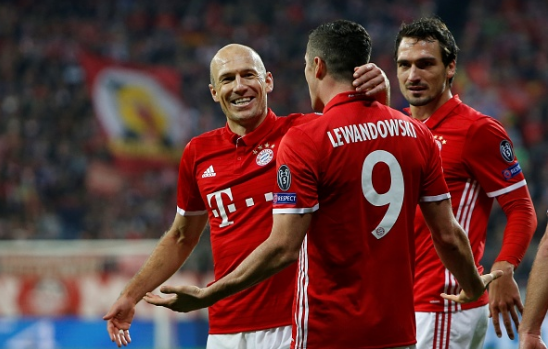 Lewandowski giải hạn, Bayern Munich thắng đậm PSV