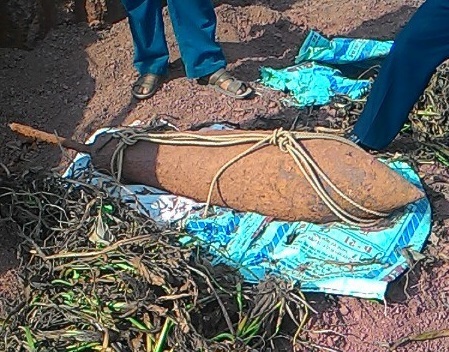 Bắc Giang: Đào trúng quả bom