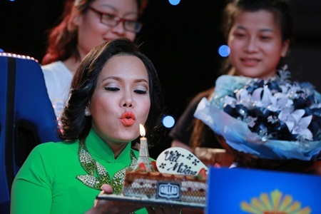 Việt Hương đón sinh nhật cùng Hồng Ngọc trên ghế nóng