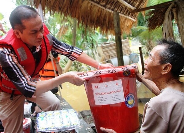 Trên 6 tỷ đồng ủng hộ nhân dân vùng lũ ở các tỉnh miền Trung