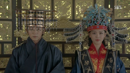 Người tình ánh trăng tập 18: Lee Jun Ki kết hôn với em gái cùng cha khác mẹ