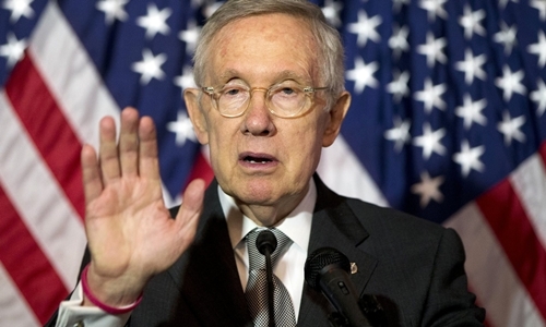 Giám đốc FBI bị cáo buộc phạm luật vì tiếp tục điều tra bê bối email bà Clinton