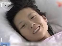 Xúc động mẹ ung thư quay video mừng sinh nhật con mới sinh