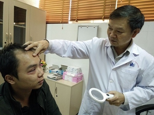 Sốt cao, bội nhiễm da vì kiến ba khoang đốt