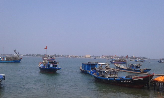 Hà Tĩnh: Sóng lớn đánh thuyền thúng lật úp, một ngư dân tử vong