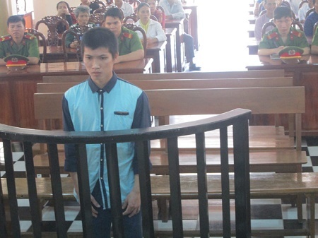 Dọa đầu độc bể nuôi lươn, một thanh niên bị đâm chết