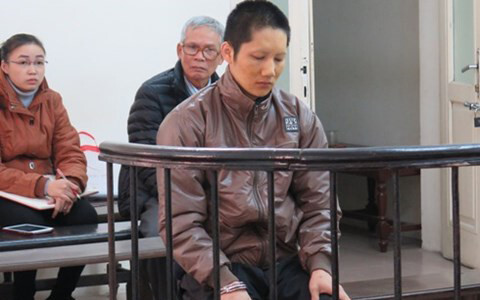 Dùng quả tạ sát hại đồng nghiệp vì ... bị xúc phạm