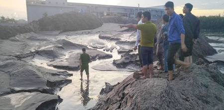 Bắc Giang: 2 học sinh tiểu học tử vong vì bị cát vùi lấp